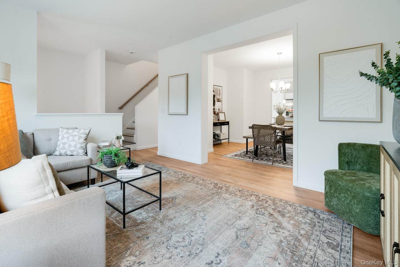 75 Hudson Circle - Photo 1