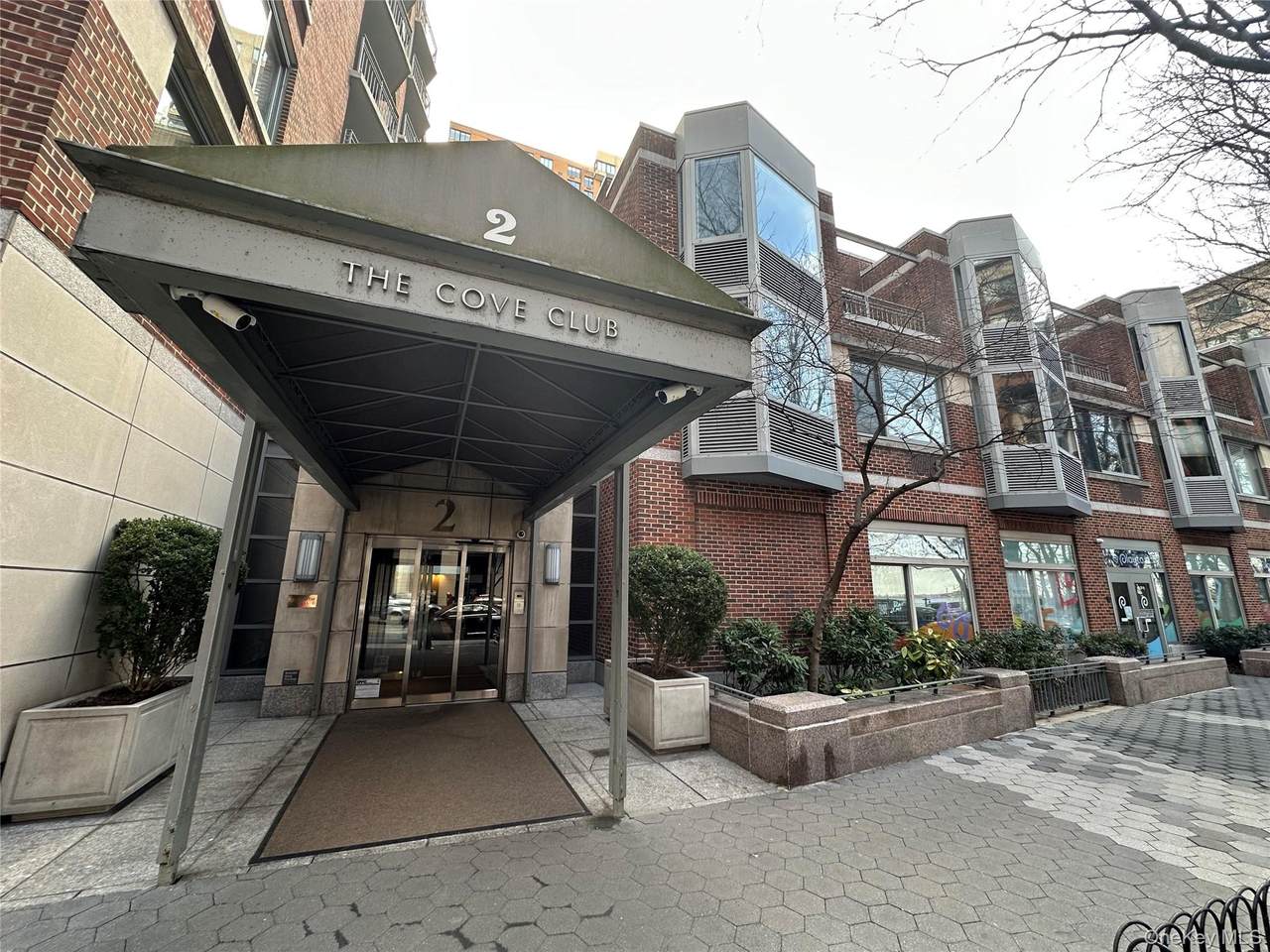2 End Avenue - Photo 1