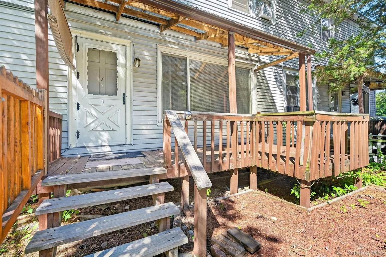 4 Montgomery Road - Photo 1