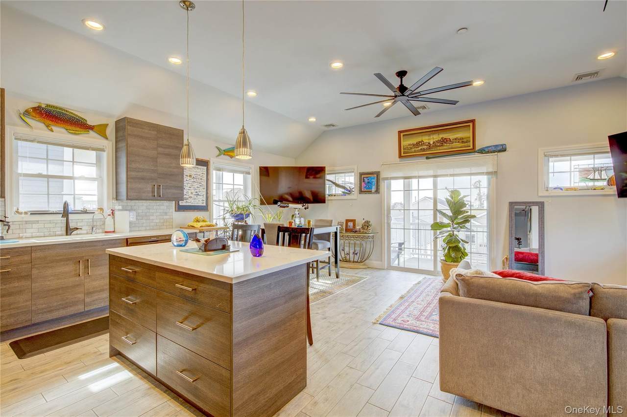 48 Wyoming Avenue - Photo 1