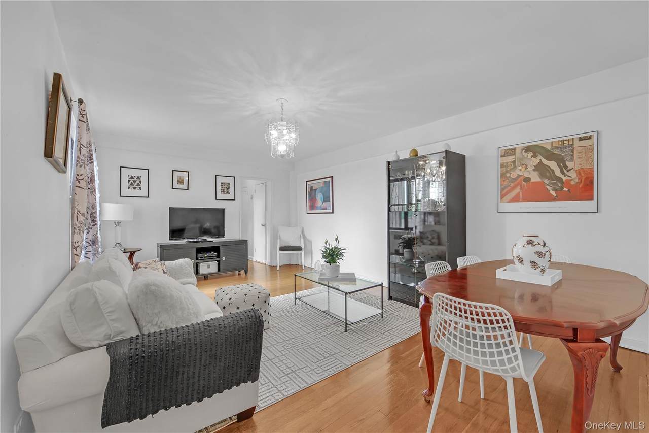 2821 Kings Highway - Photo 1