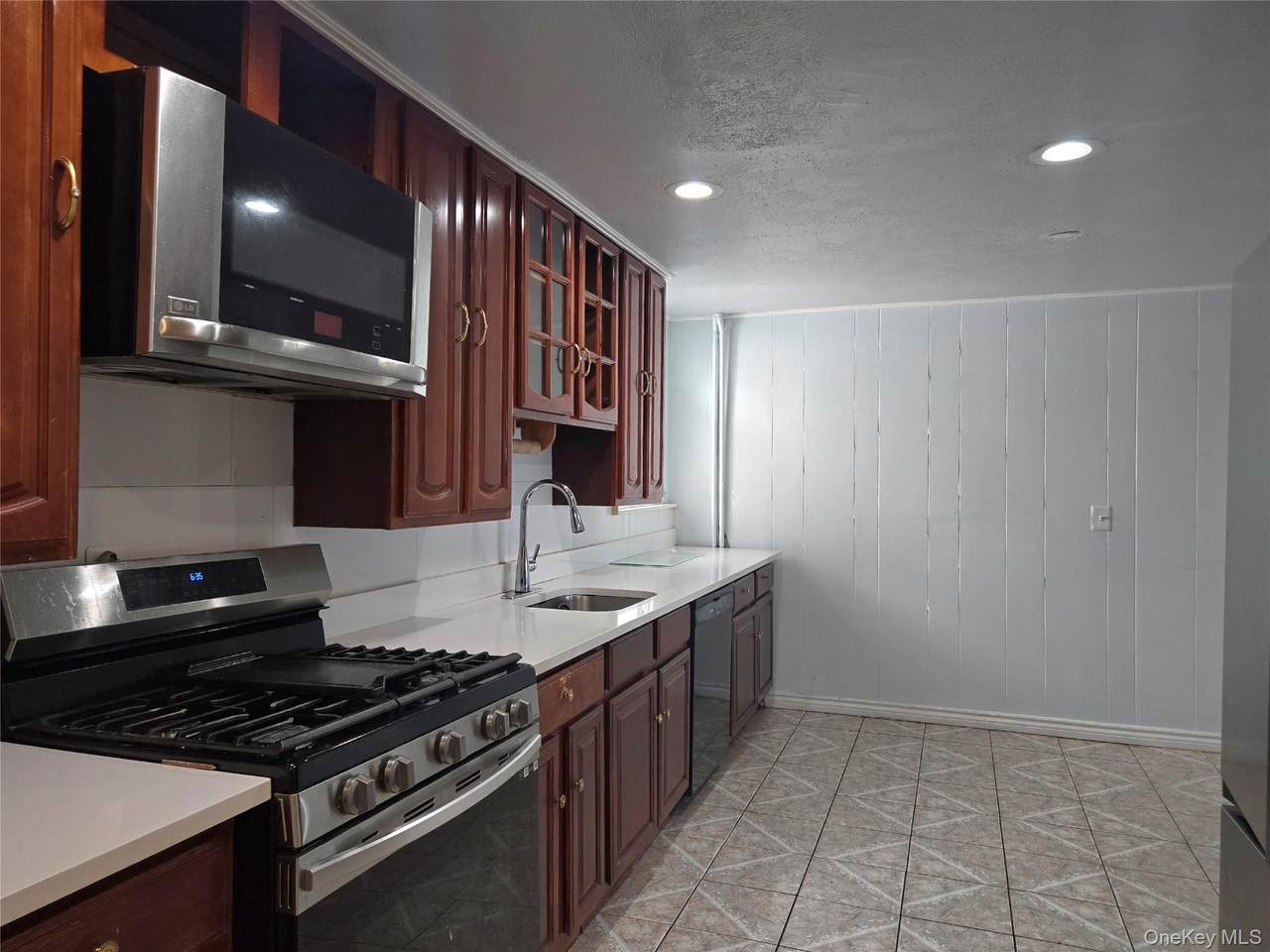 139 Sickles Avenue - Photo 1