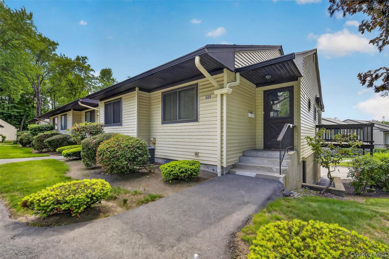 131 Columbia Court - Photo 1