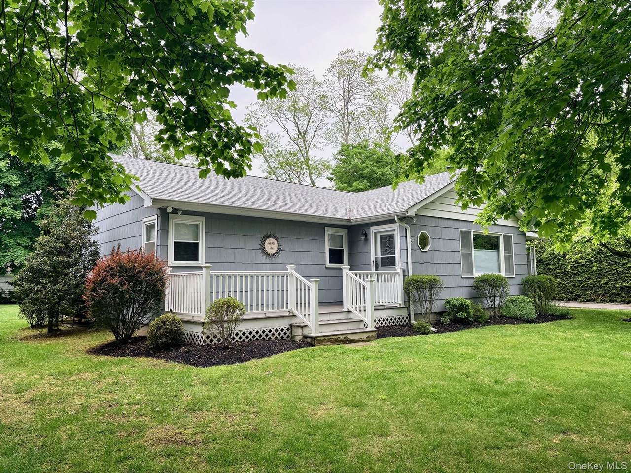 440 Longview Lane - Photo 1