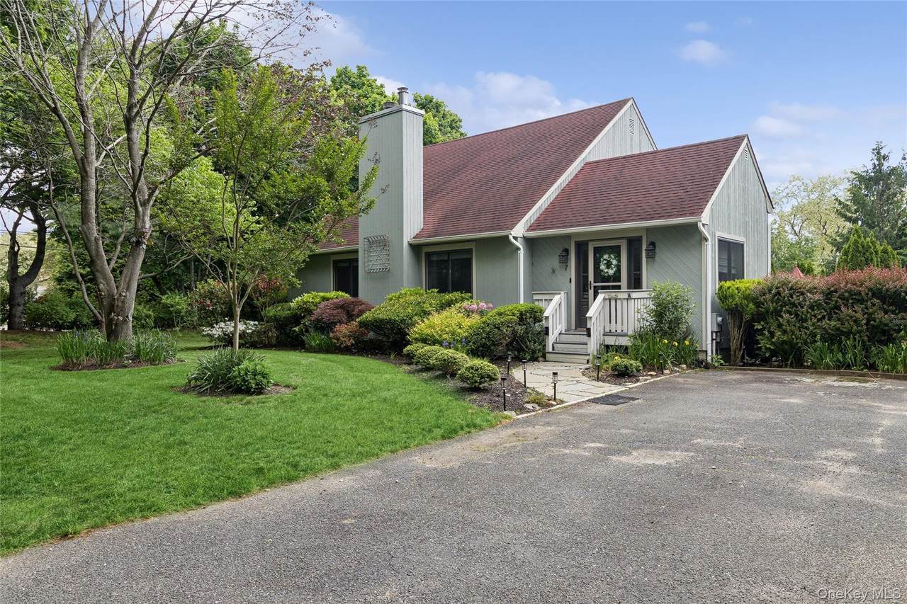 7 Eileen Circle - Photo 1