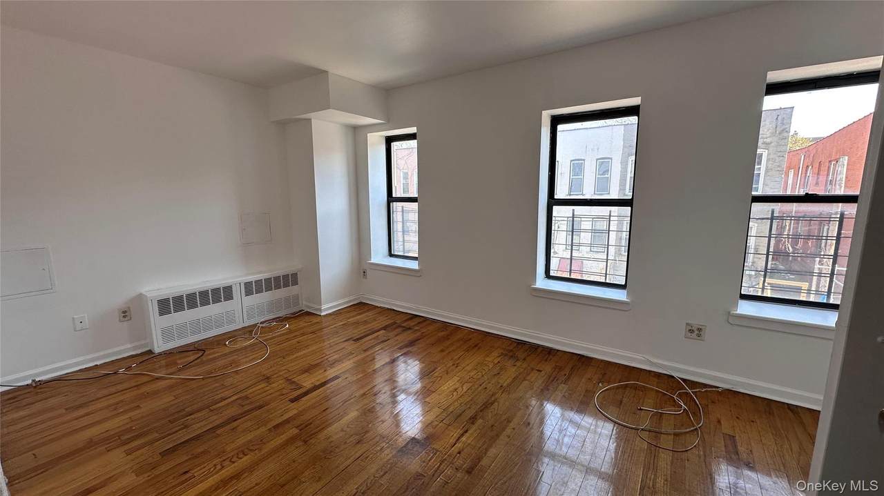 511 Thatford Avenue - Photo 1