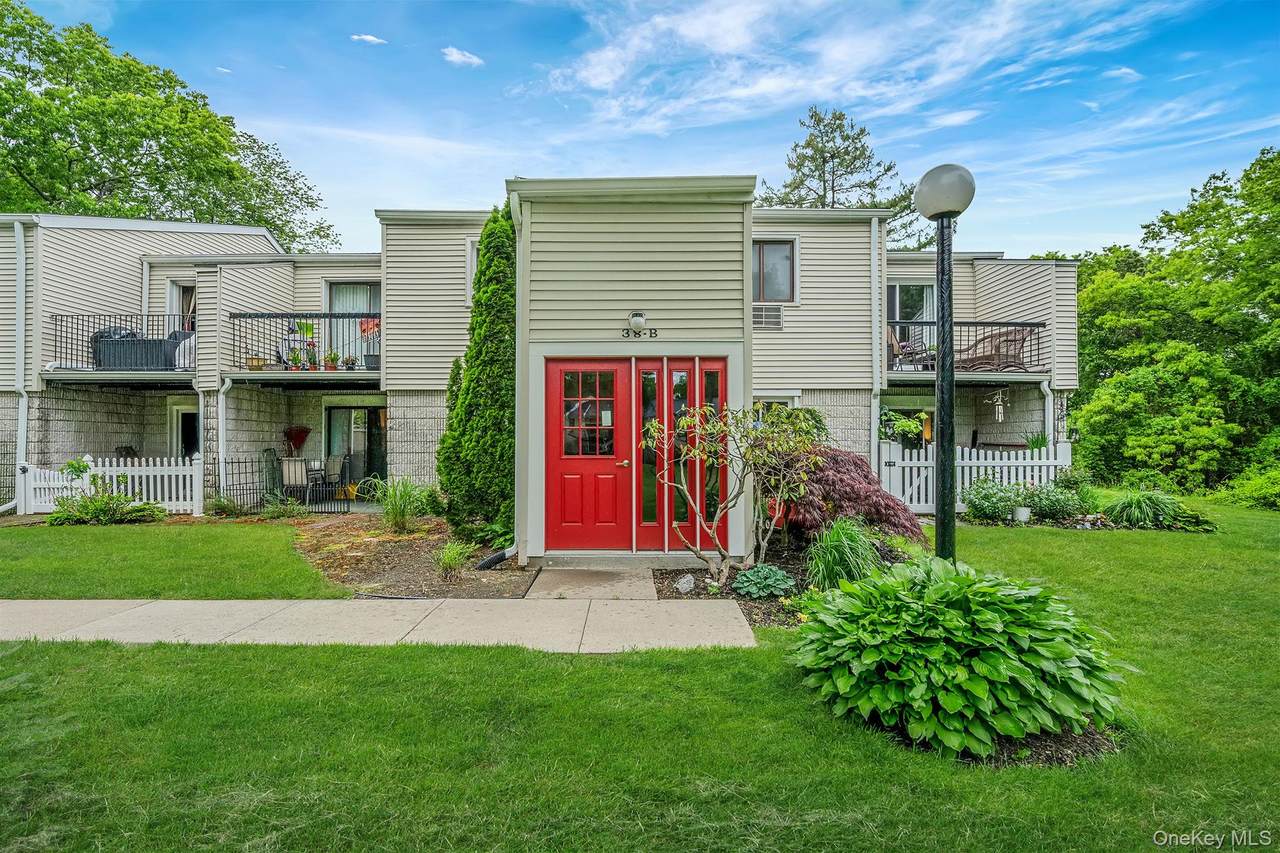 38 Richmond Boulevard - Photo 1