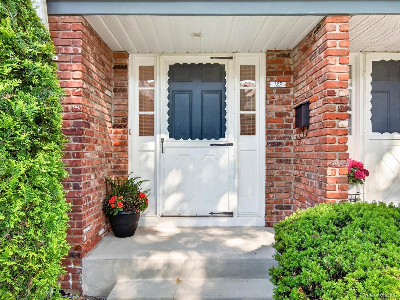 187 Doxbury Lane - Photo 1