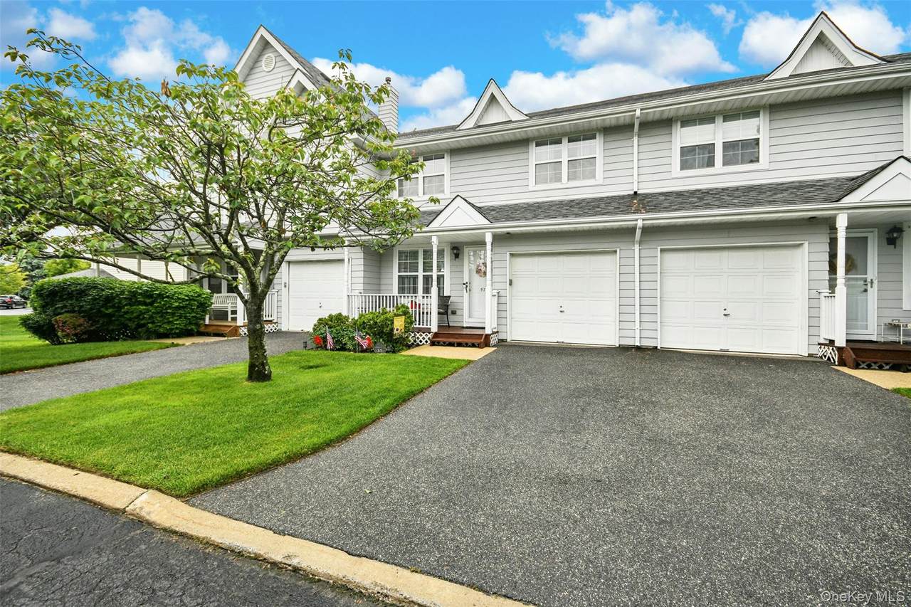 57 Maple Wing Boulevard - Photo 1