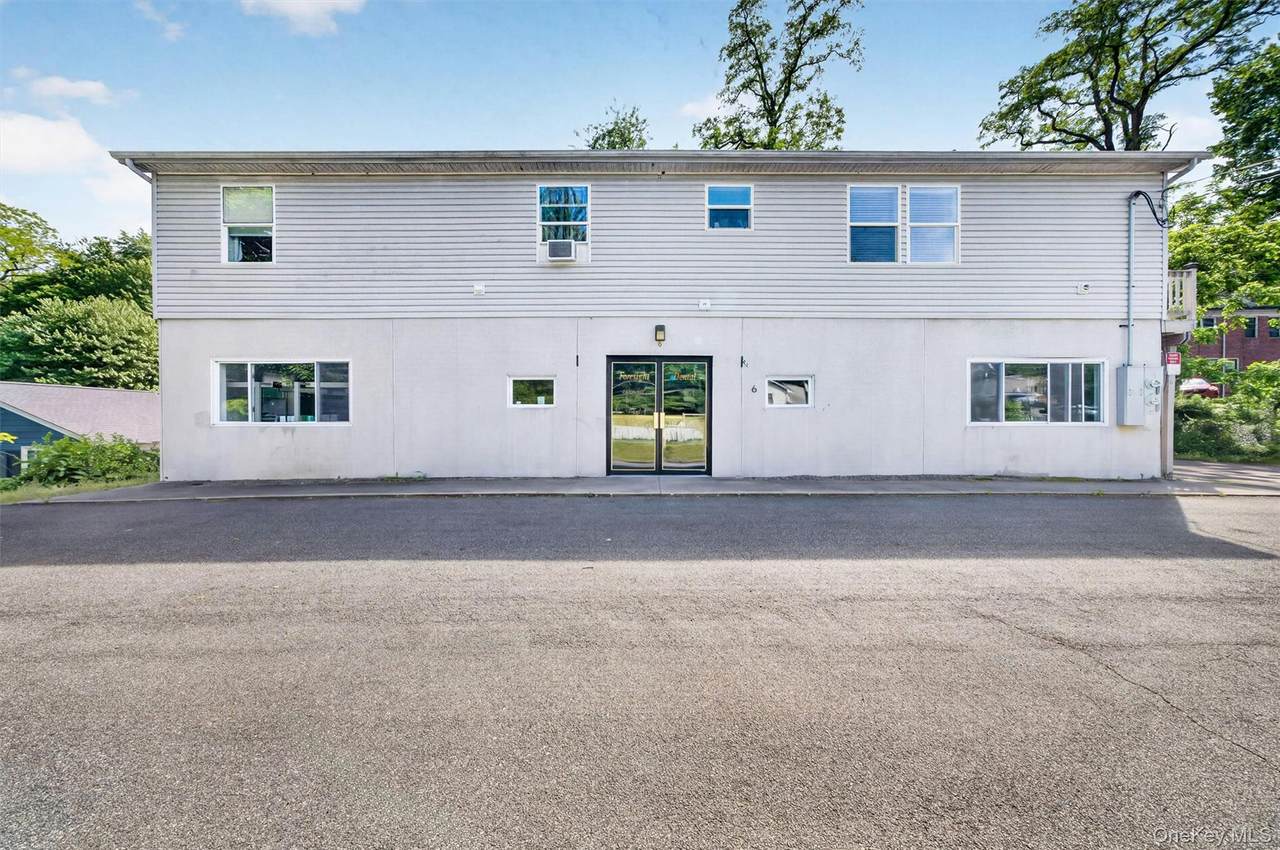 6 Montgomery Road - Photo 1
