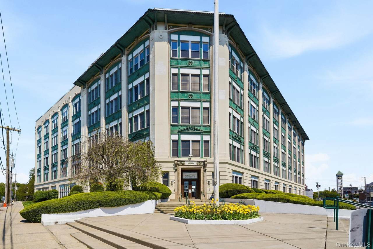 1 Landmark Square - Photo 1