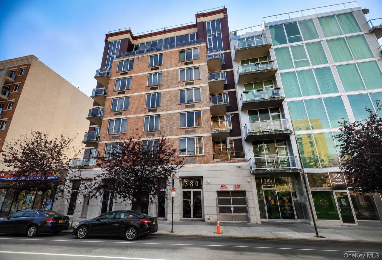 390 Kings Highway - Photo 1