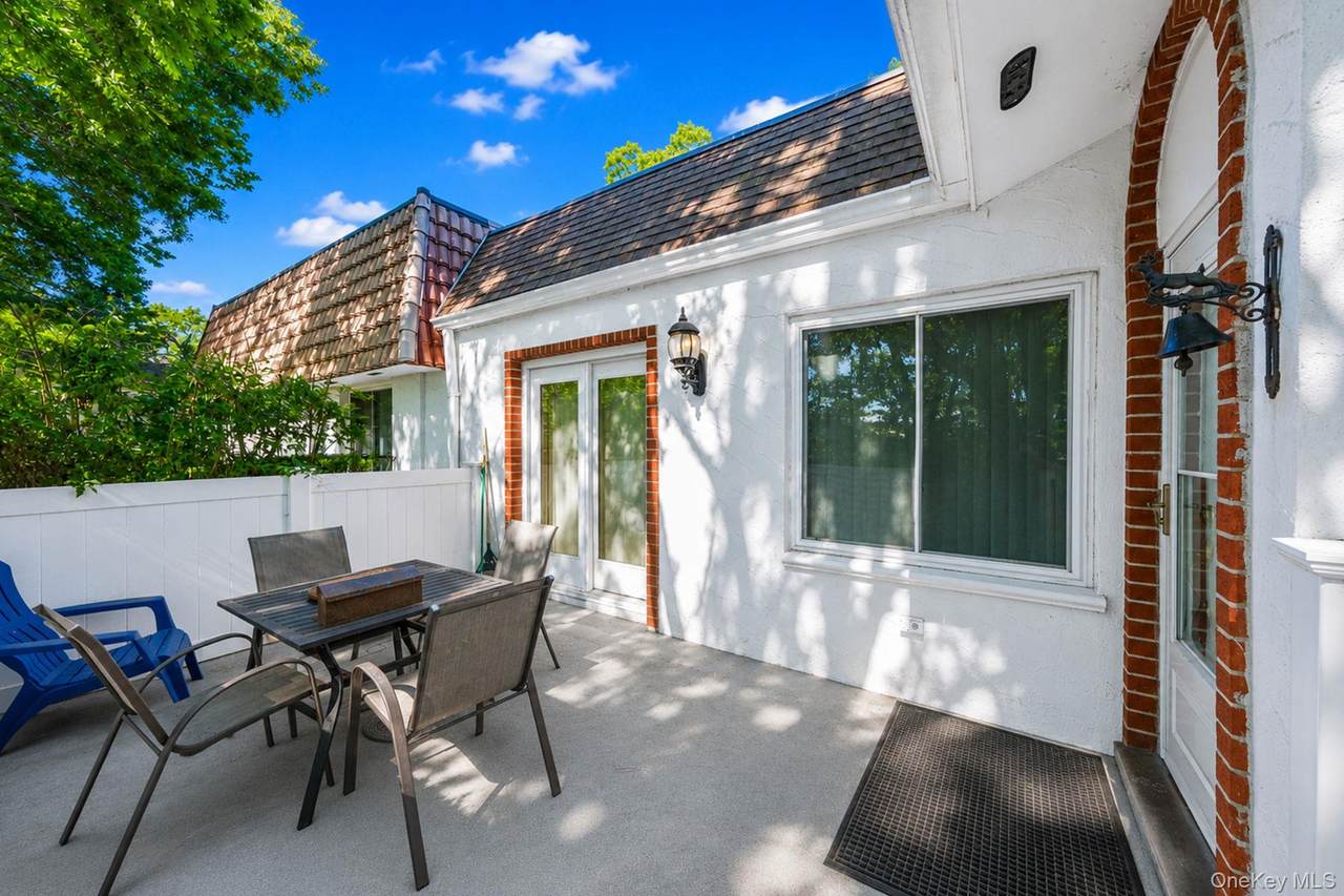 301 Birchwood Road - Photo 1