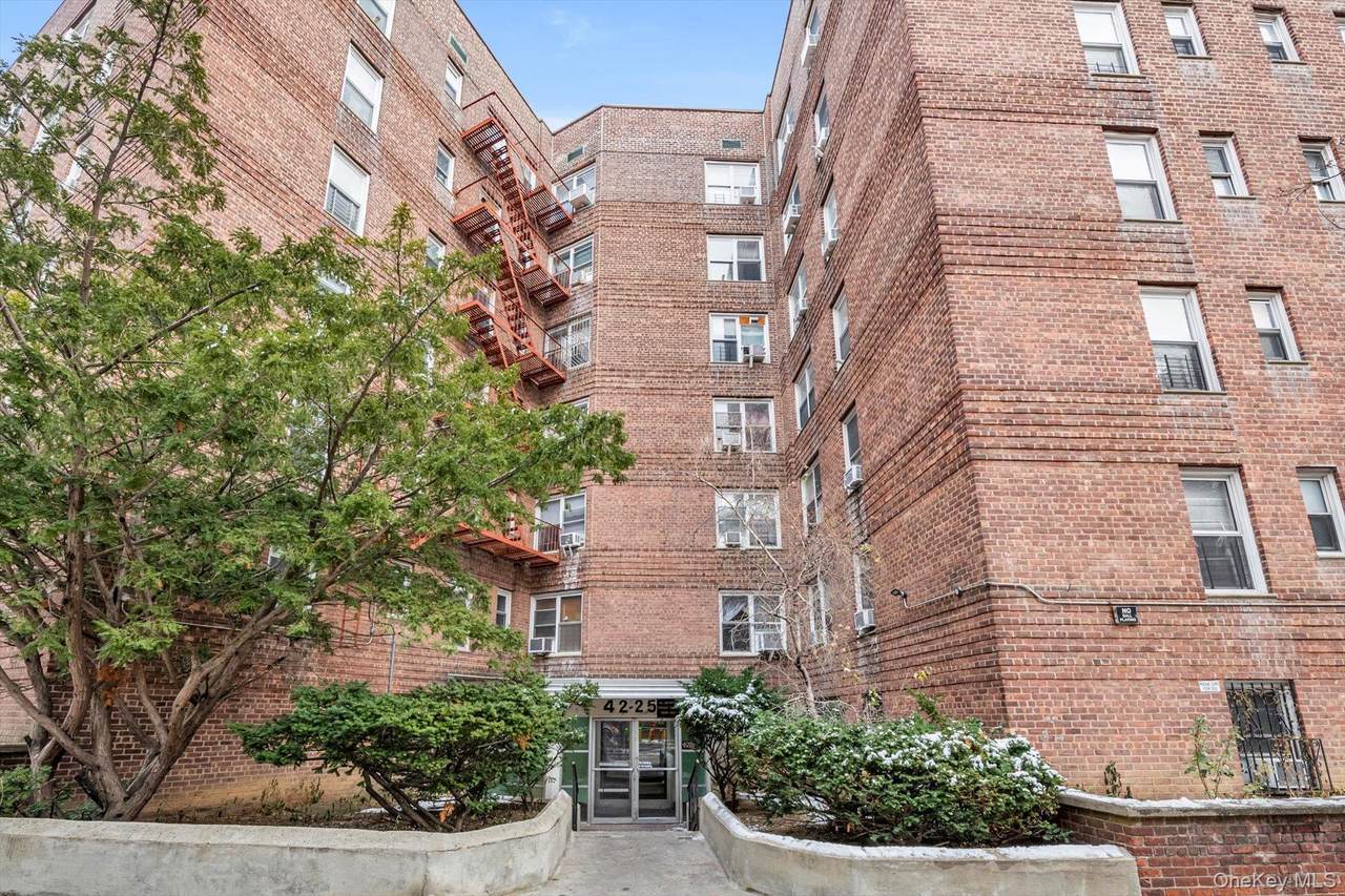 4225 80th Street - Photo 1