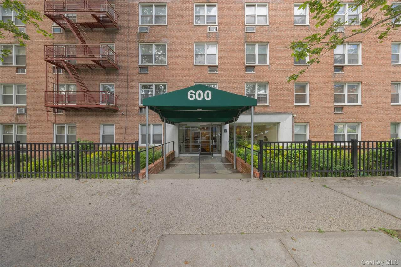 600 Locust Street - Photo 1