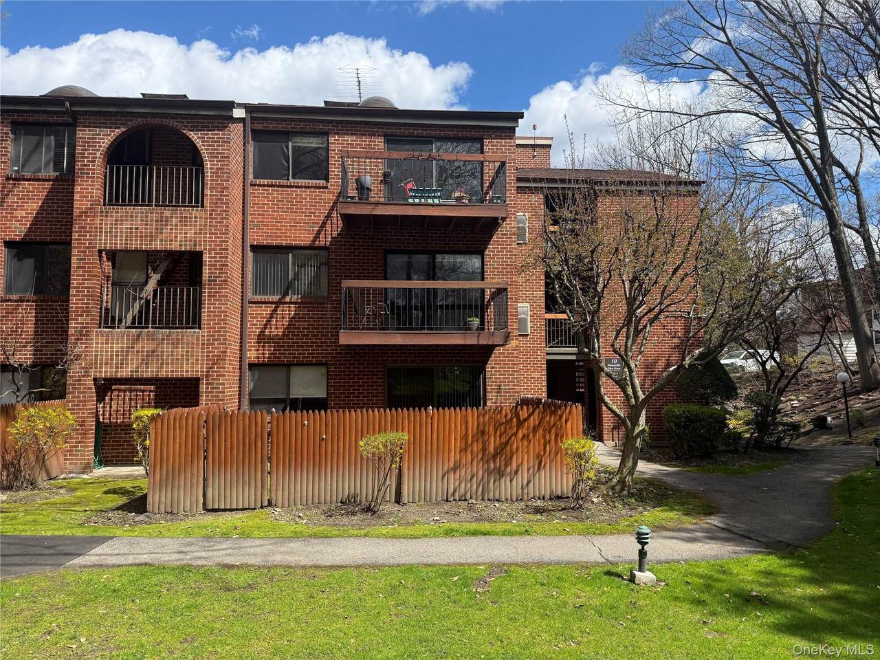 10 Bronxville Glen Drive - Photo 1