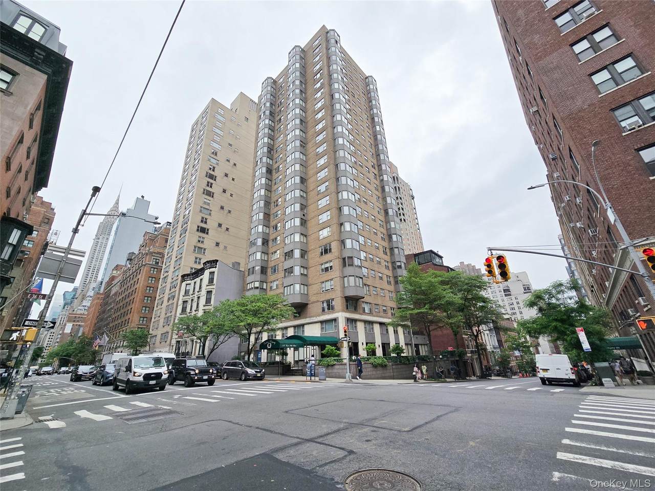 137 36th Street - Photo 1