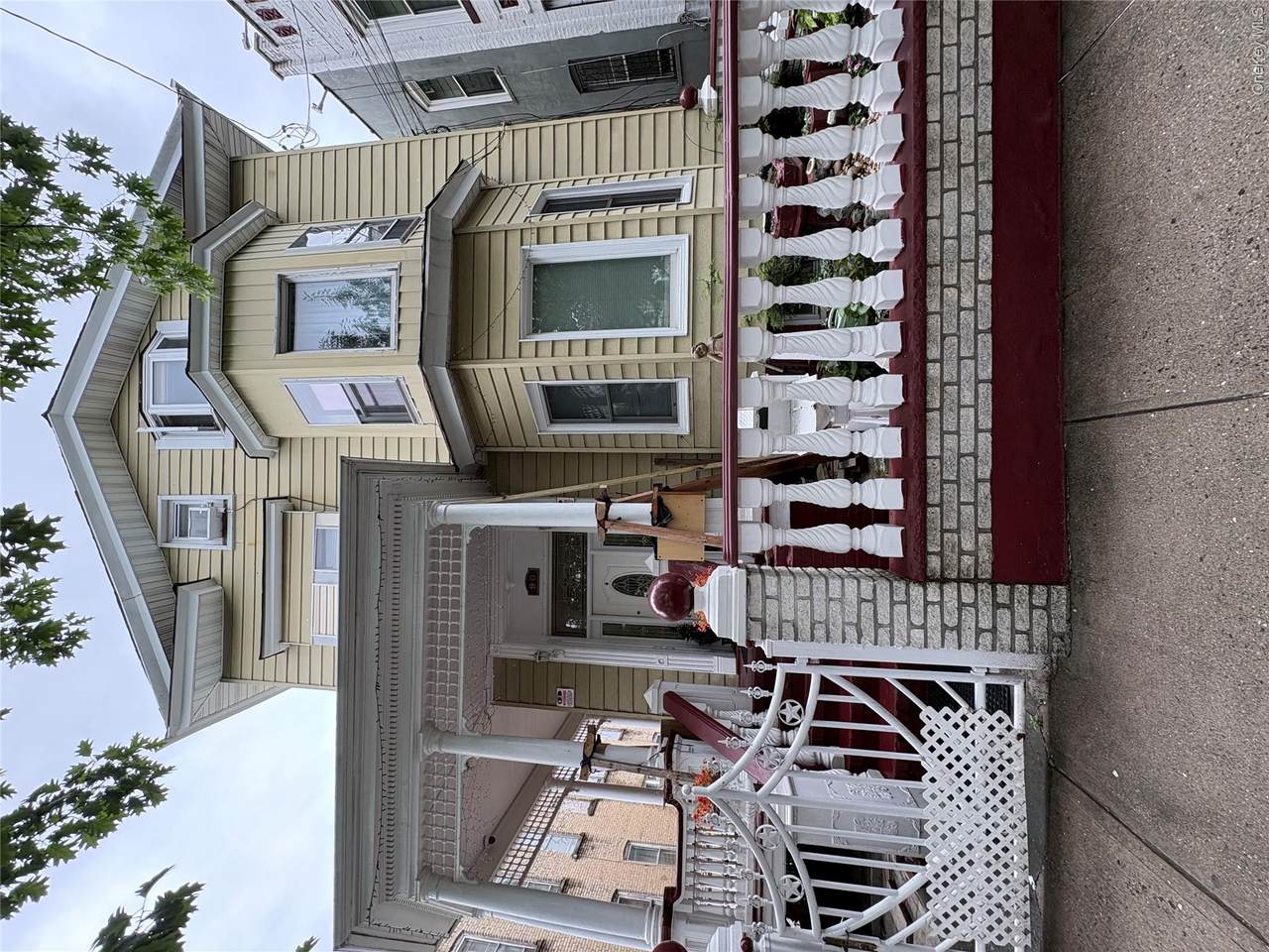 90 Schenck Avenue - Photo 1