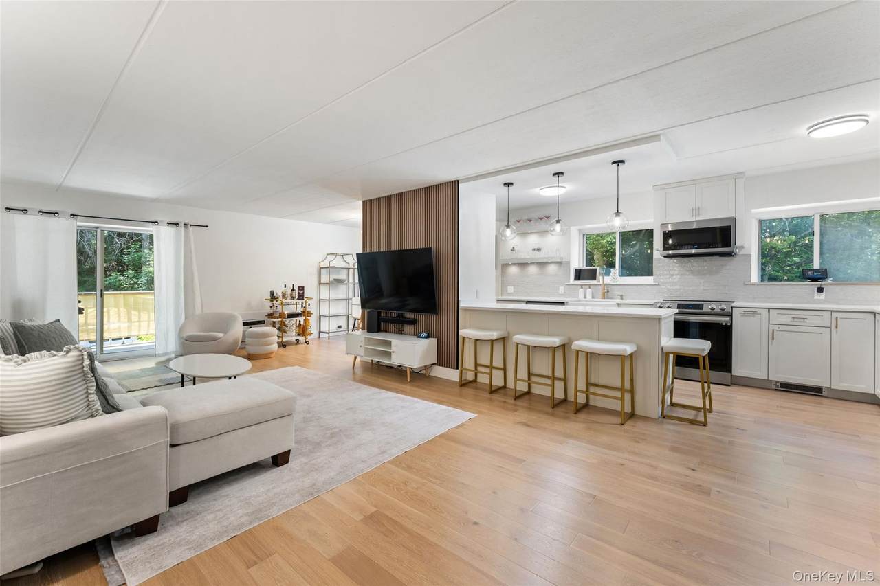 412 Benedict Avenue - Photo 1