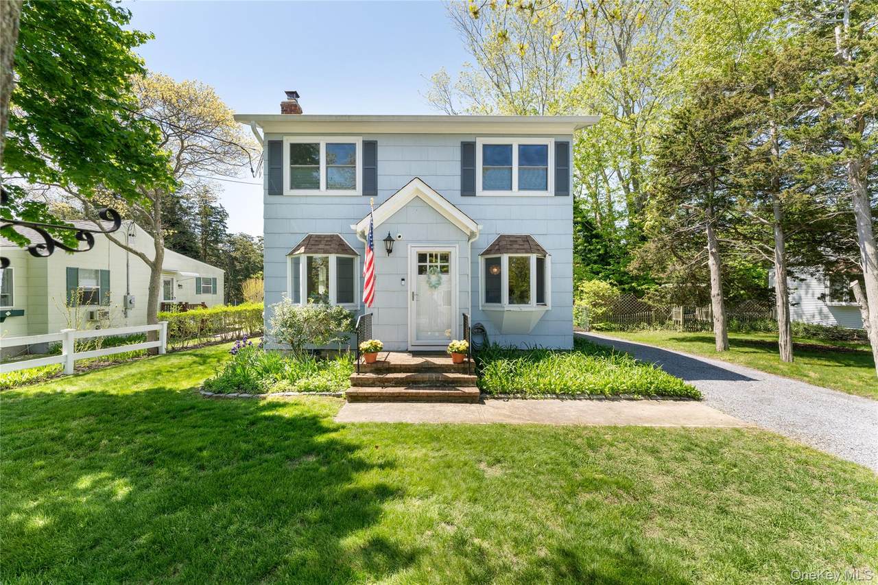 22 End Avenue - Photo 1
