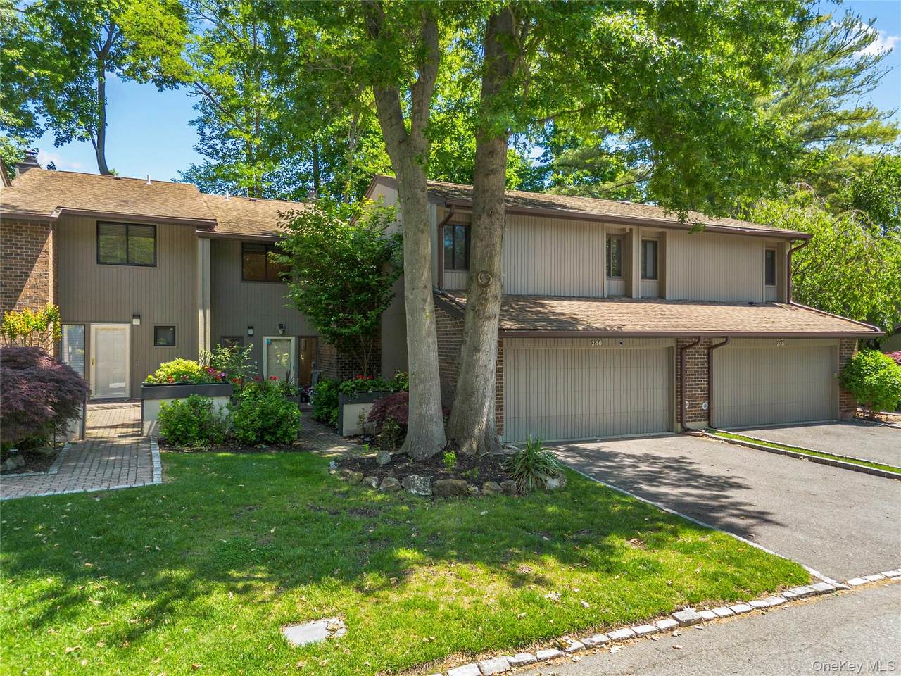 246 Hamlet Drive - Photo 1