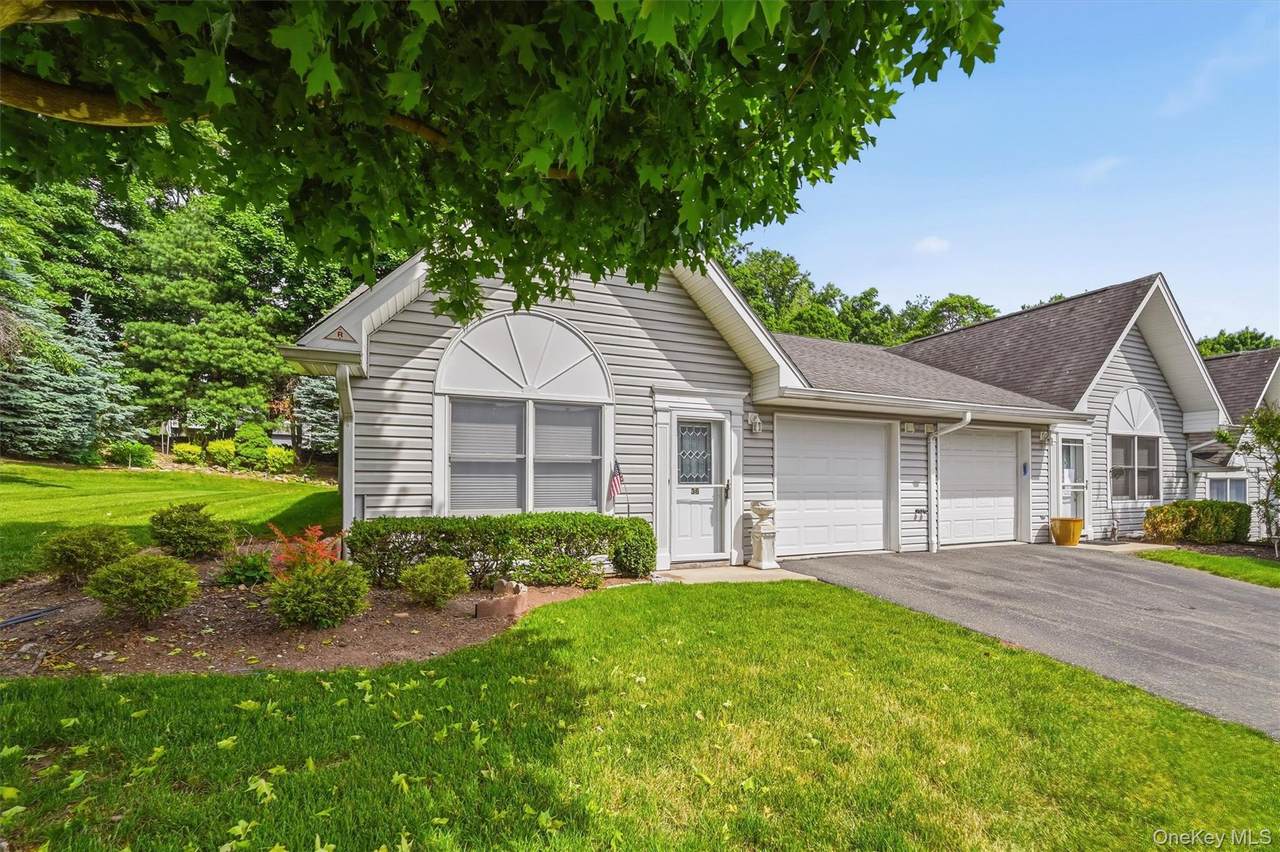 36 Windsor Circle - Photo 1