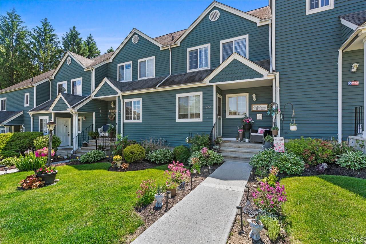1402 Brentwood Drive - Photo 1