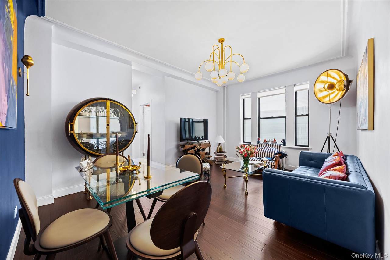 725 Riverside Drive - Photo 1