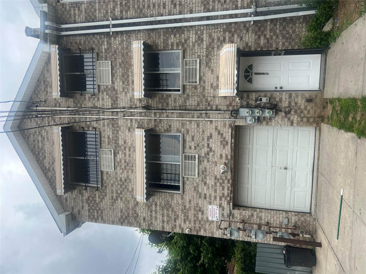 3941 Laconia Avenue - Photo 1