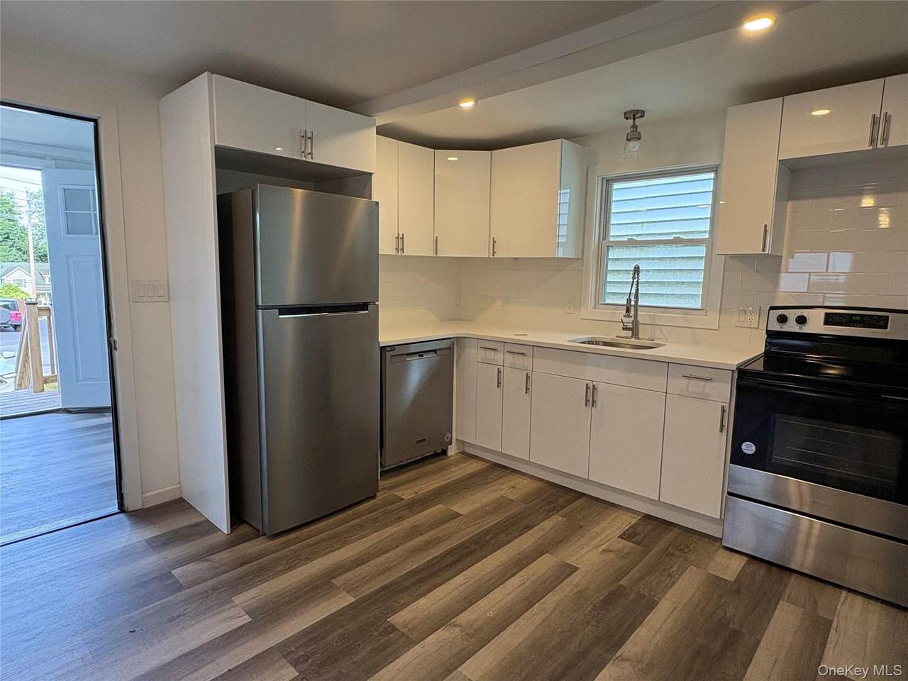 103 Pierpont Avenue - Photo 1