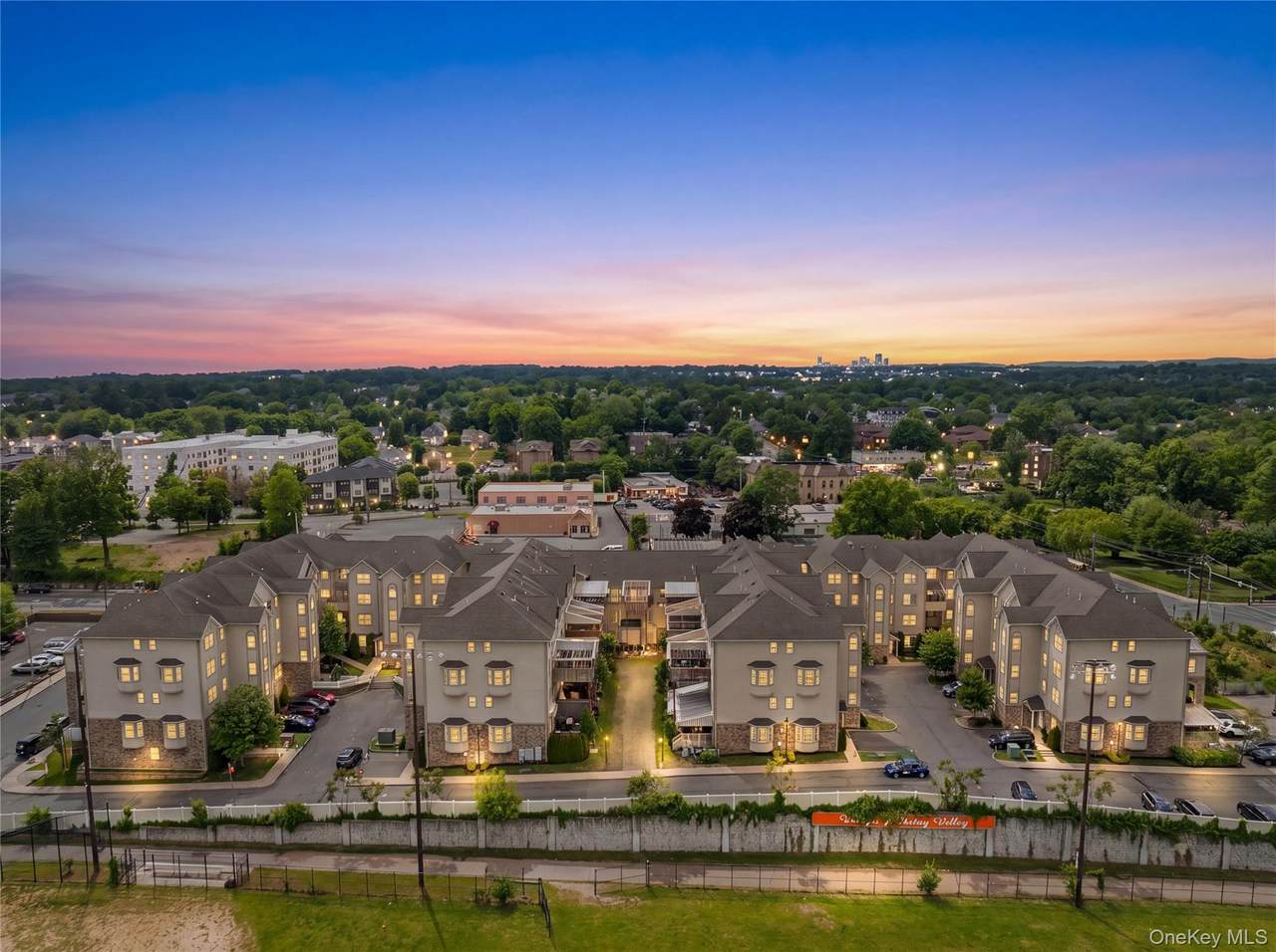 1206 Parkview Drive - Photo 1