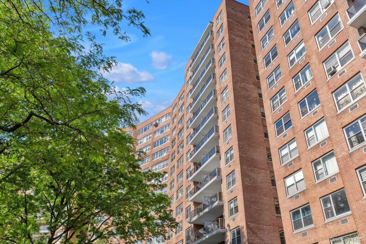 61-20 Grand Central Parkway - Photo 1