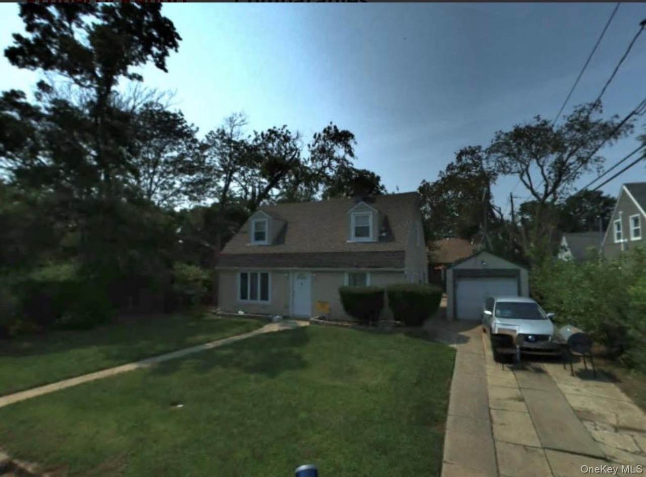 4 Clover Lane - Photo 1