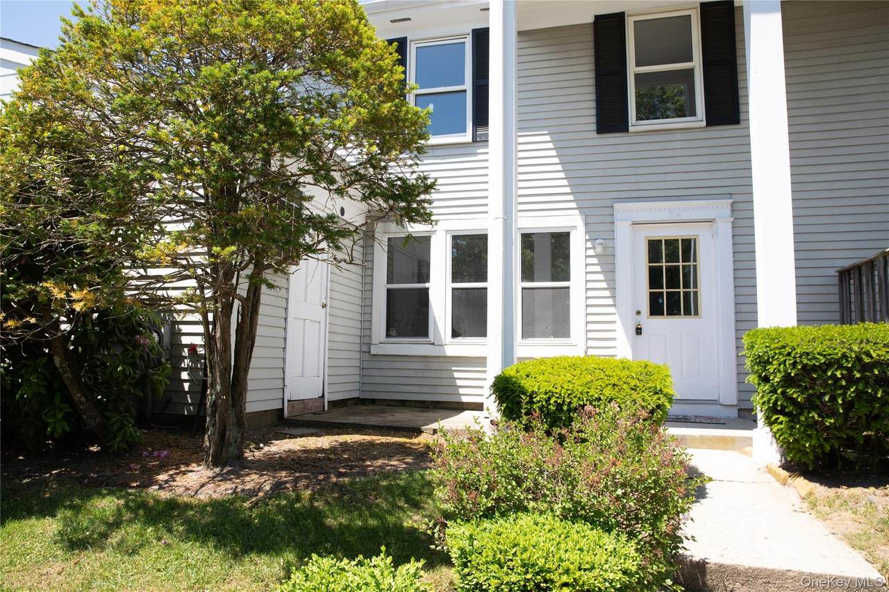 3 Valley Forge Court - Photo 1