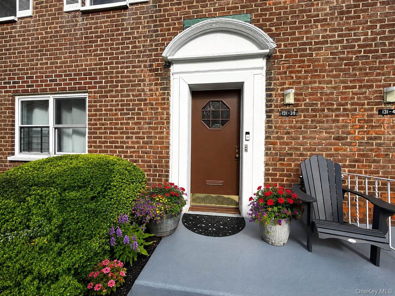 131 39 234 Street - Photo 1