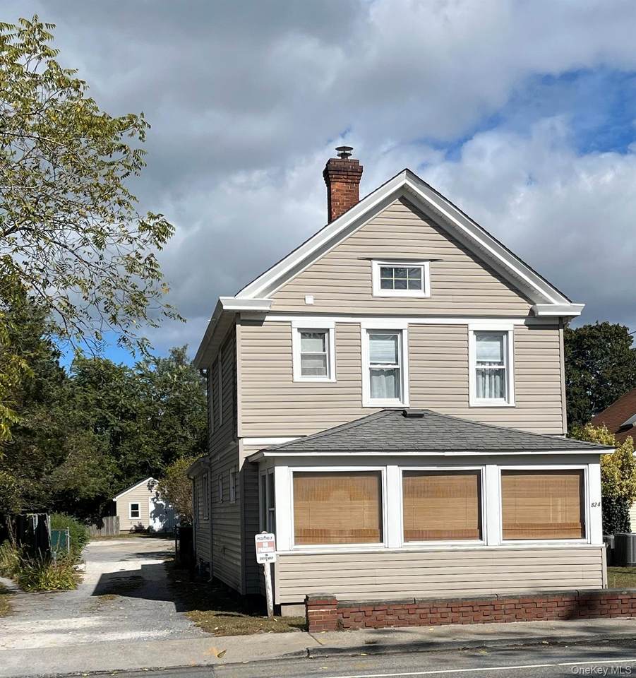 824 Main Street - Photo 1