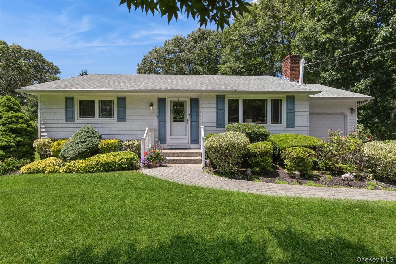 42 Summit Drive - Photo 1
