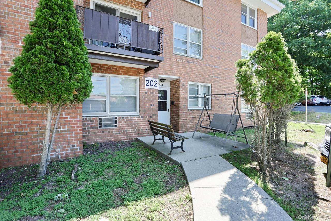 202 Kearsing Parkway - Photo 1