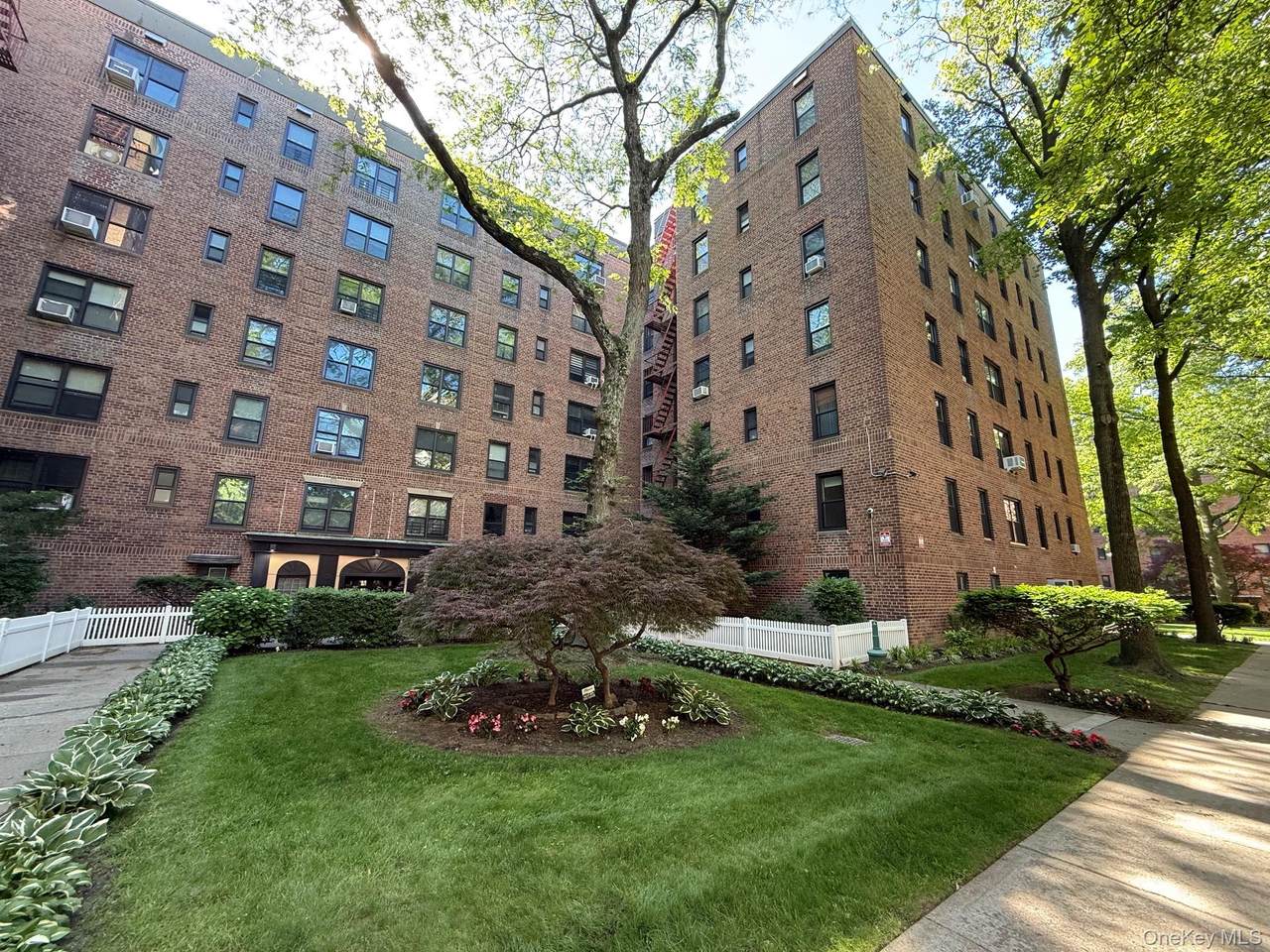 83-20 98 Street - Photo 1