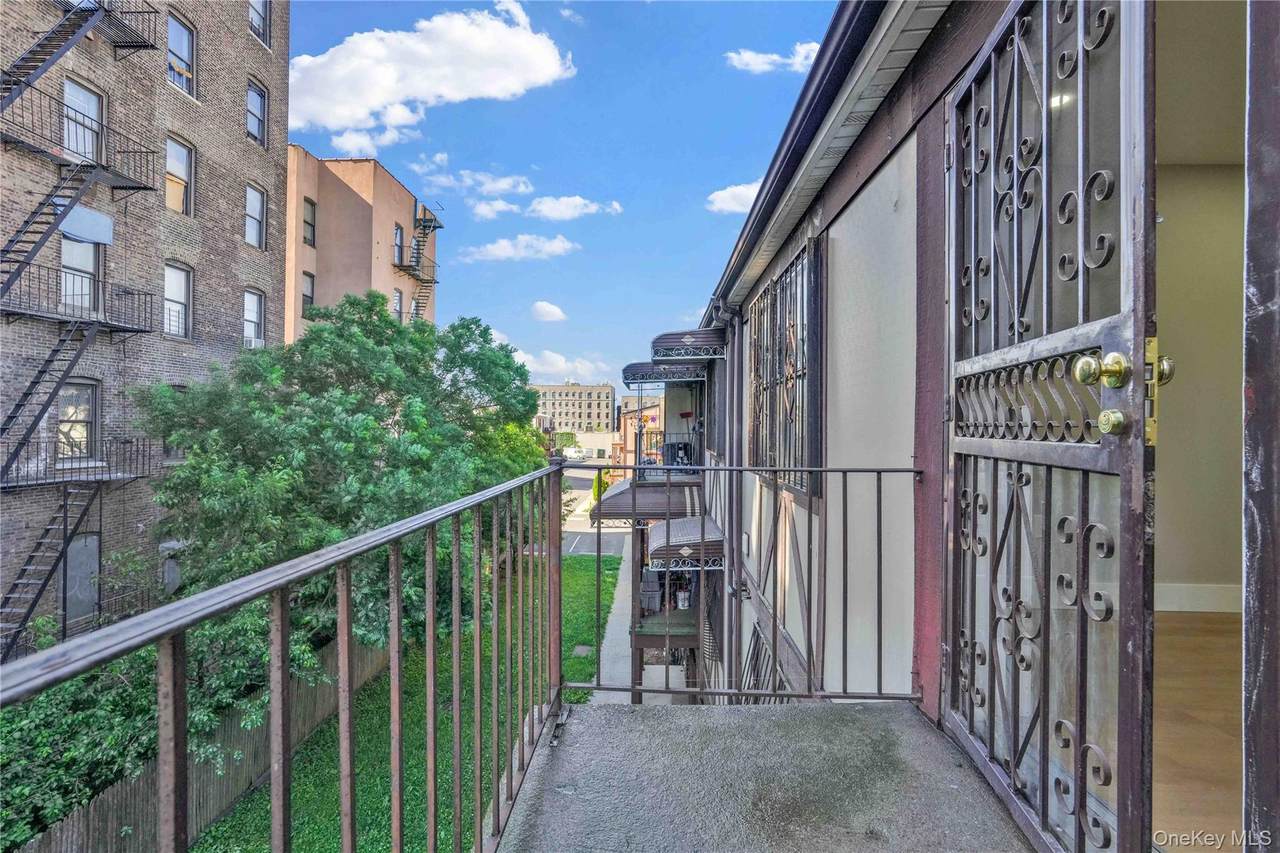 936 Union Avenue - Photo 1