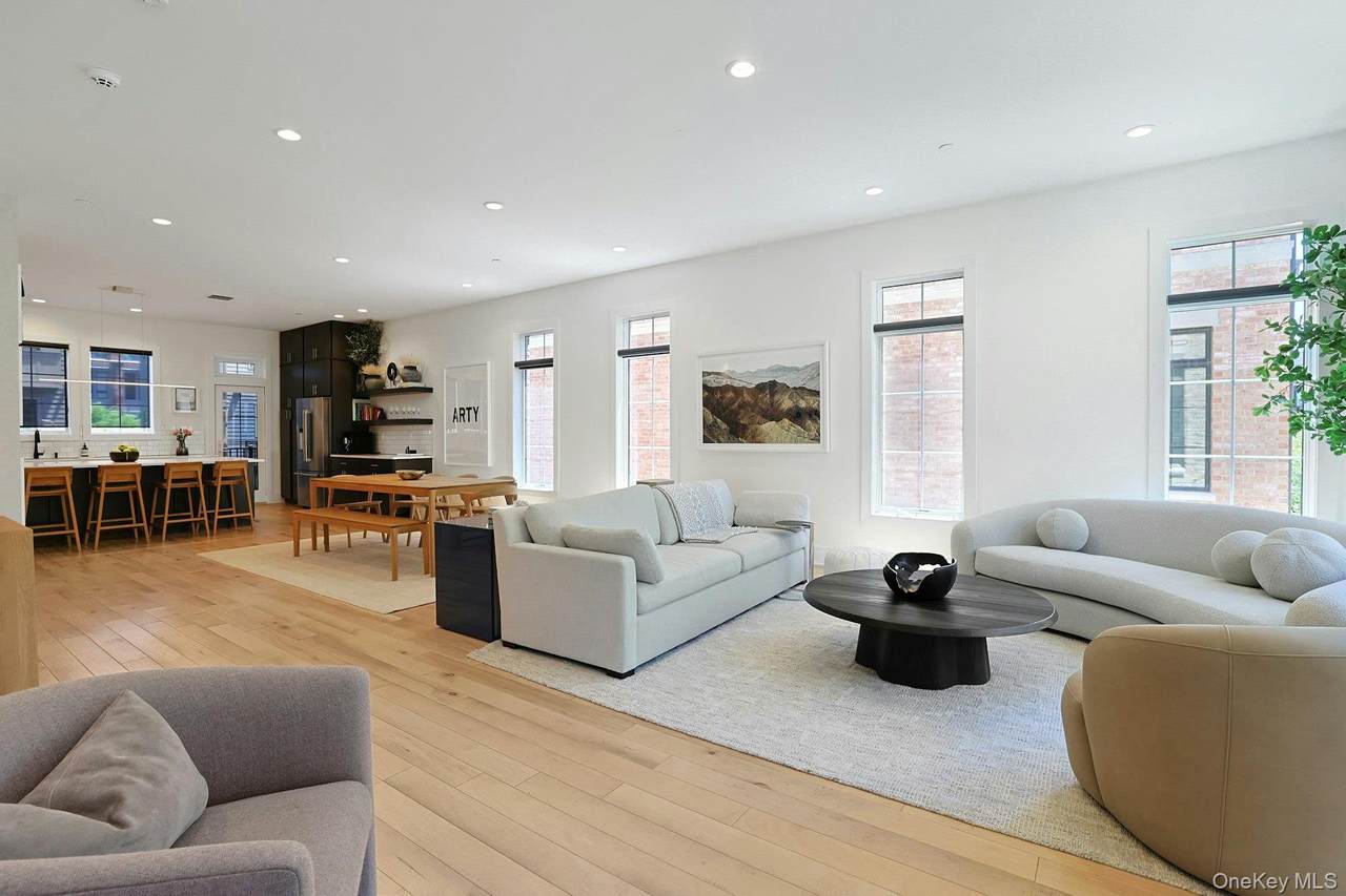 340 Horseman Boulevard - Photo 1