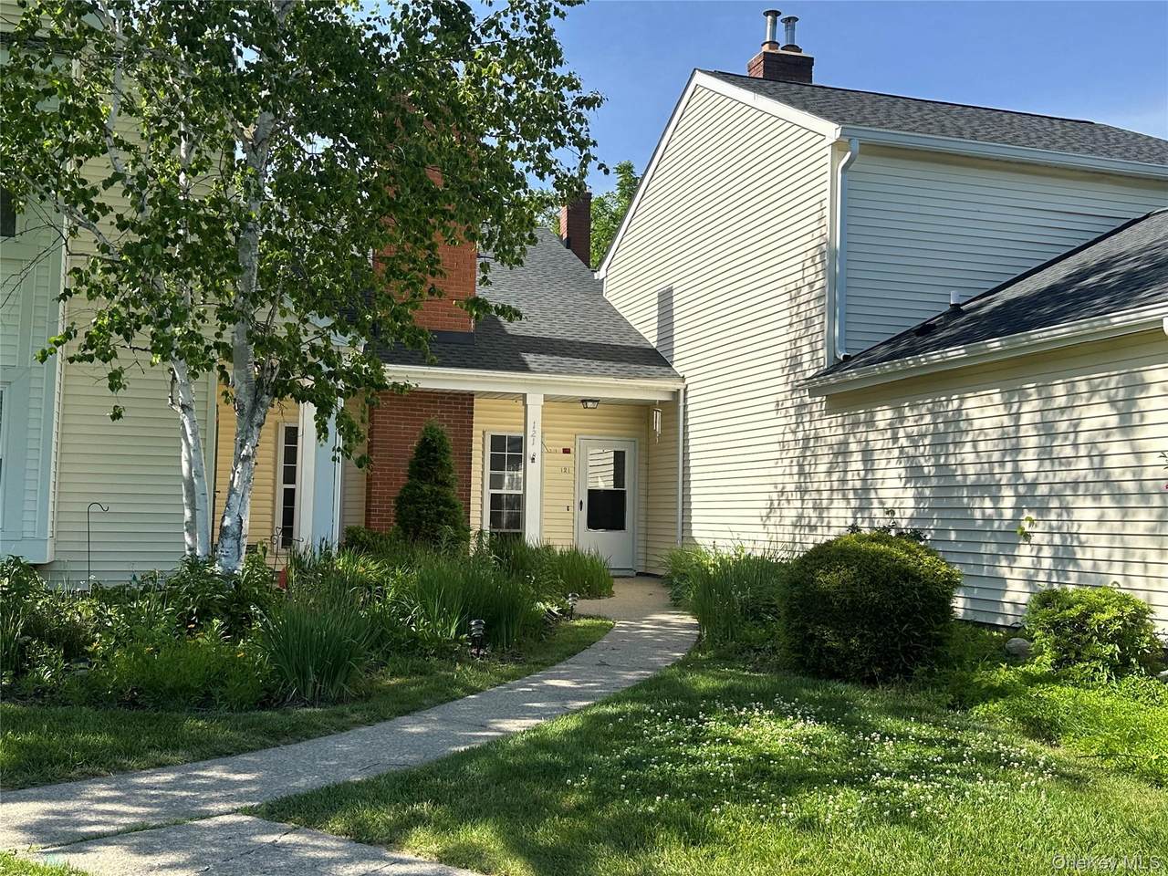 121 Villagegreen Court - Photo 1