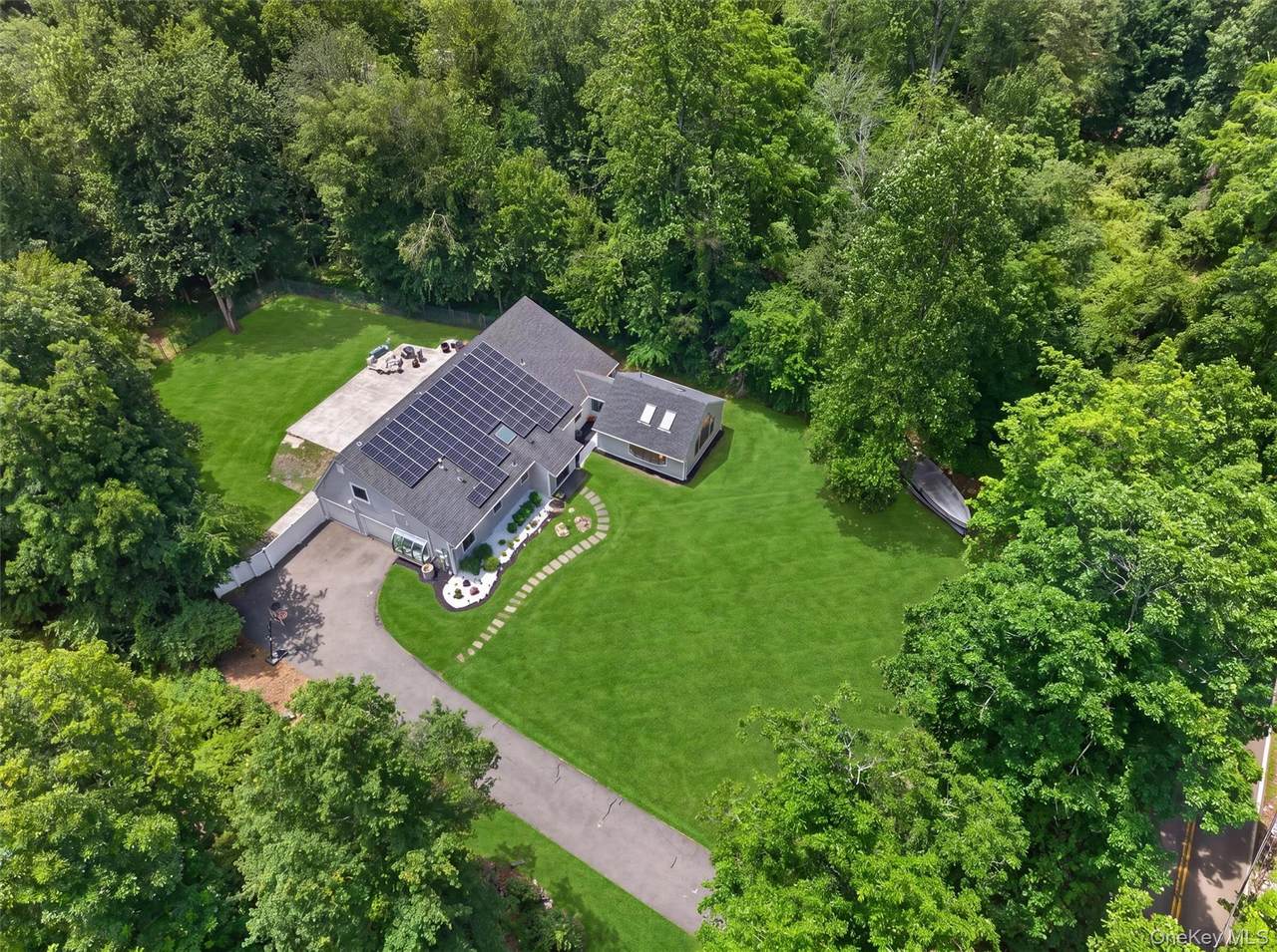 194 Mountain Road - Photo 1