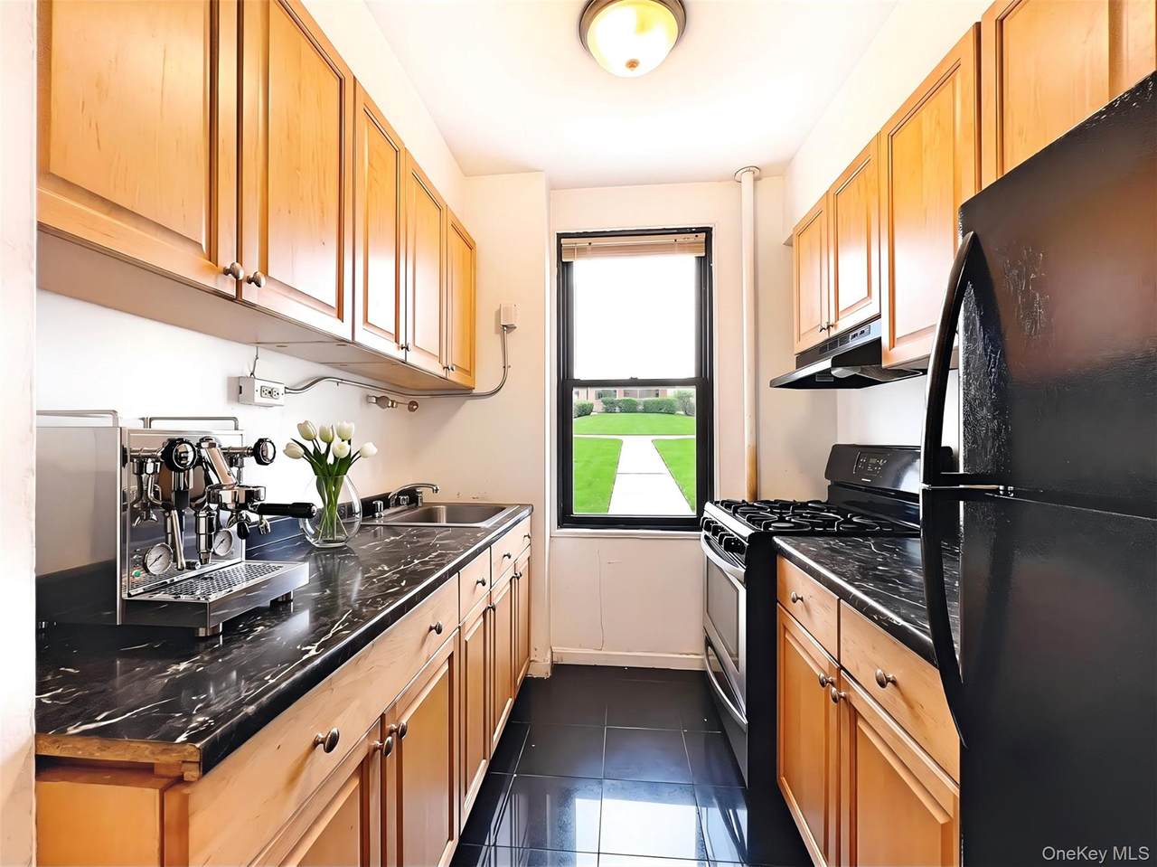 98-50 63 Drive - Photo 1