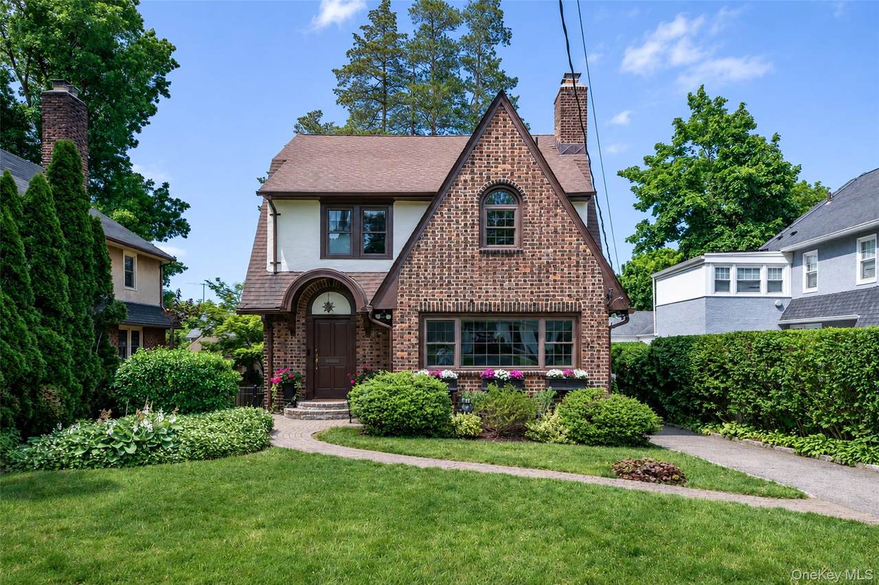 17 Bonnett Avenue - Photo 1