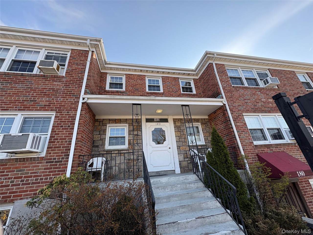 182 Unit #B4 Brook Street - Photo 1