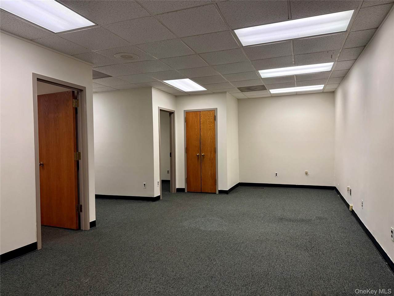 44 Broadway - Photo 1