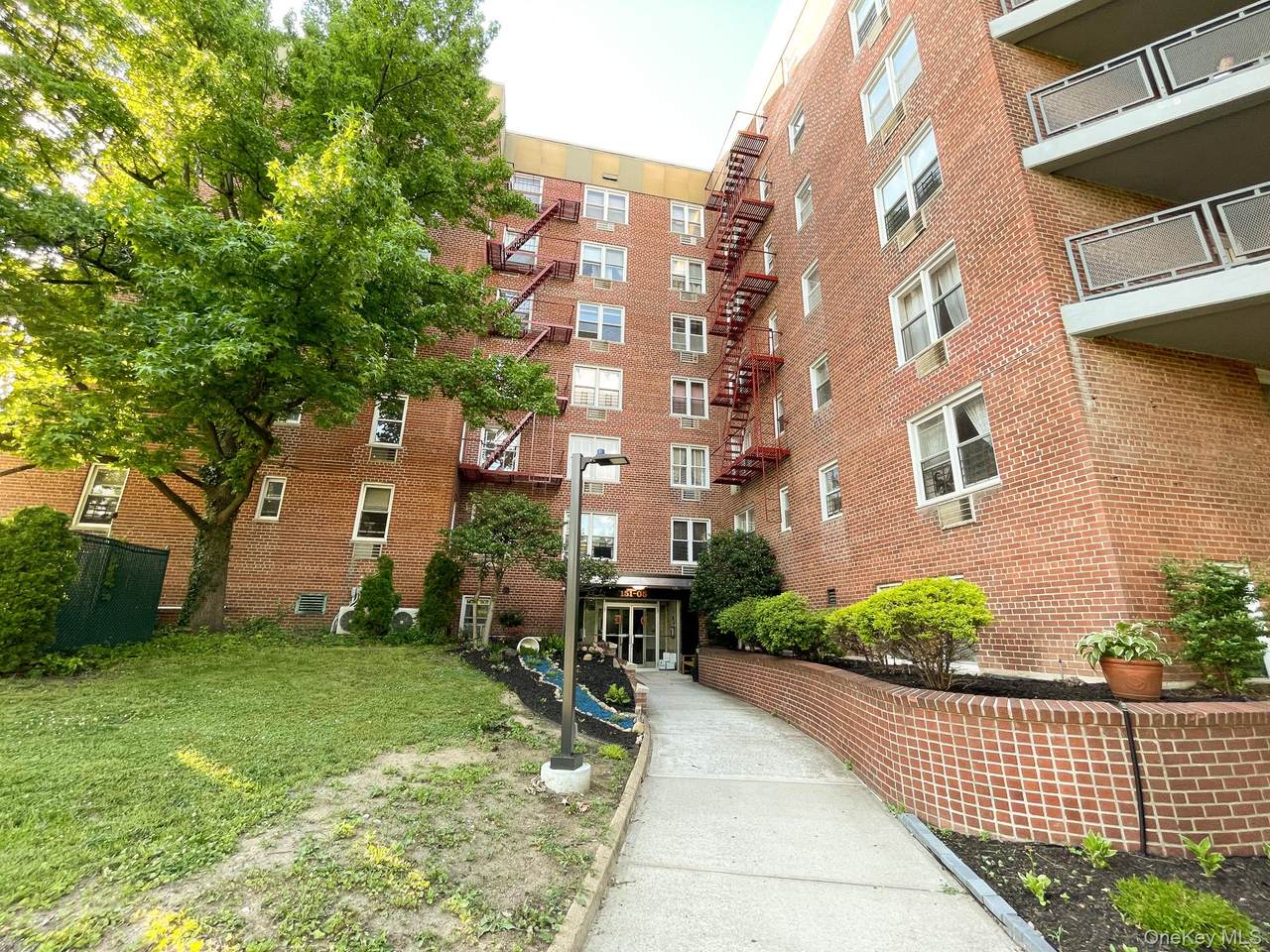15105 Cross Island Parkway - Photo 1