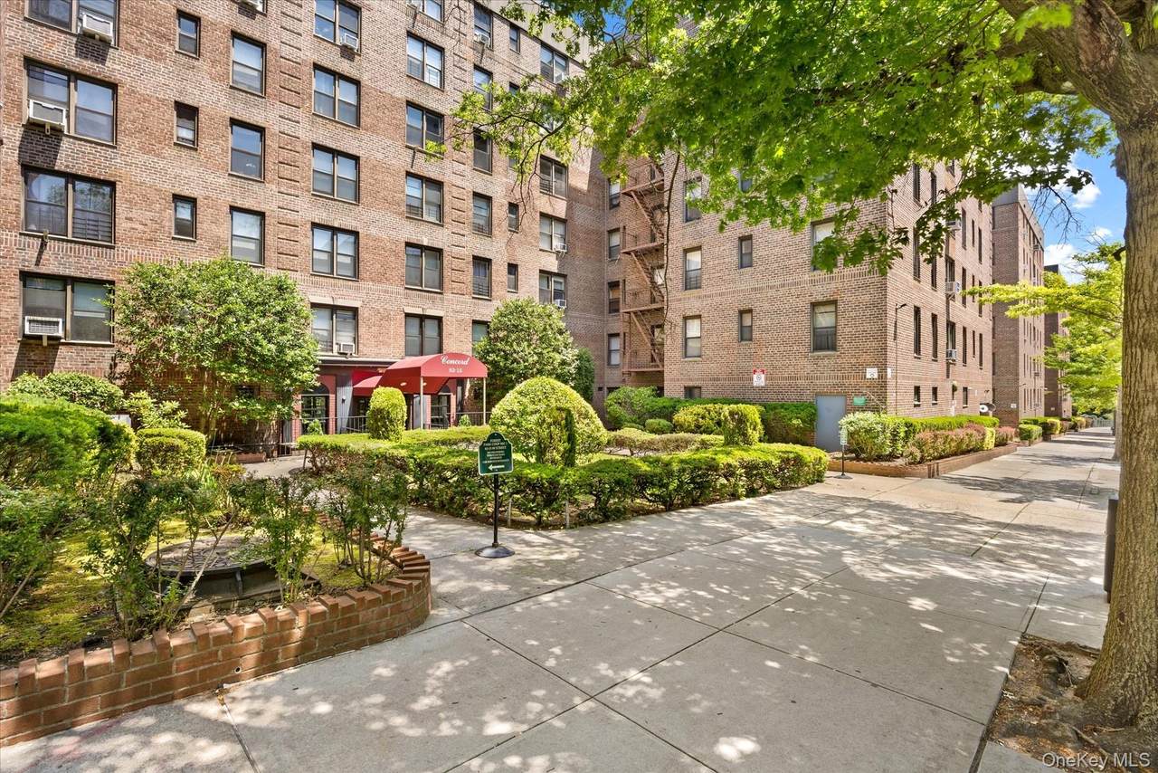 83-15 98th Street - Photo 1
