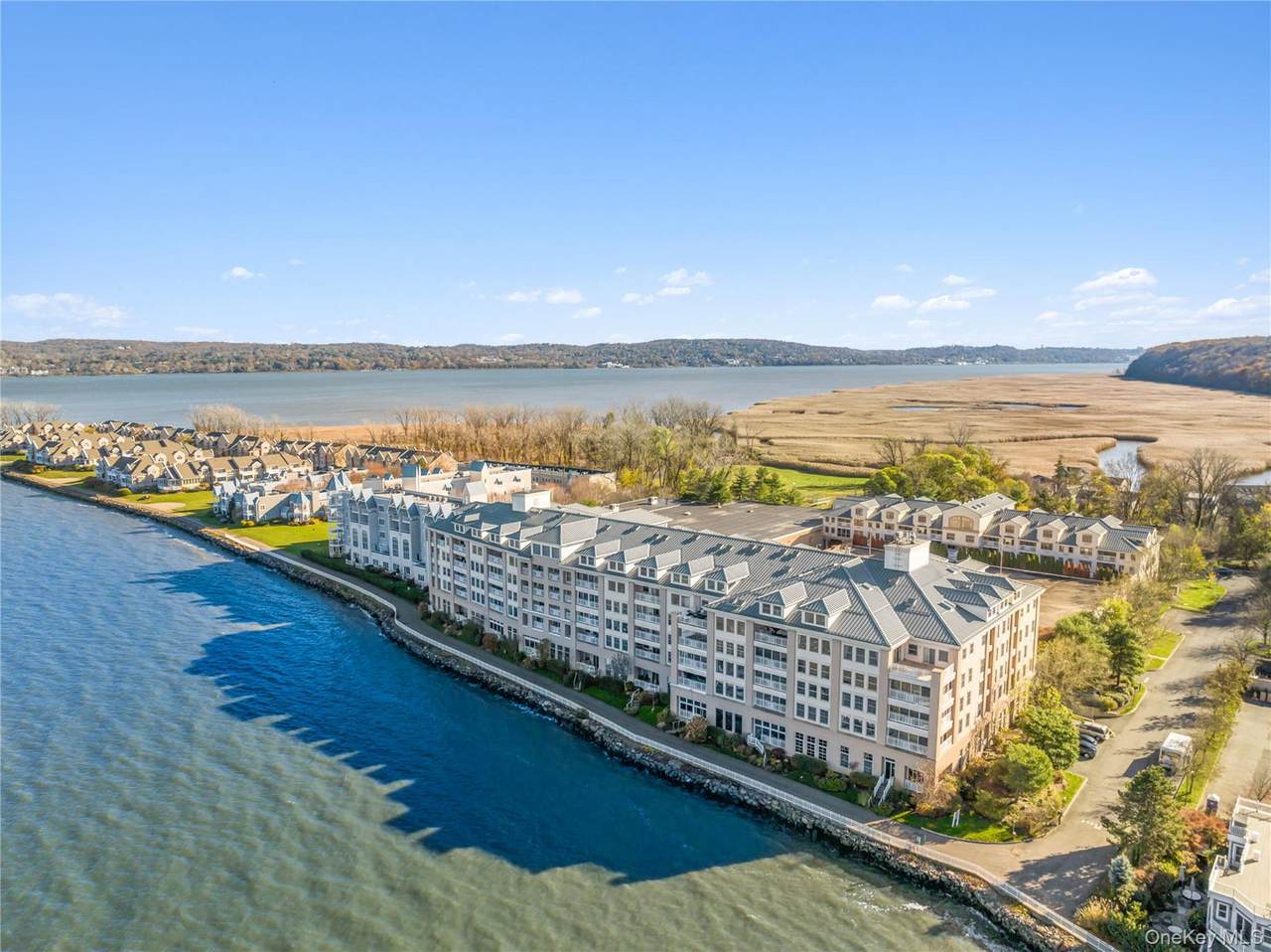 401 Harbor Cove - Photo 1